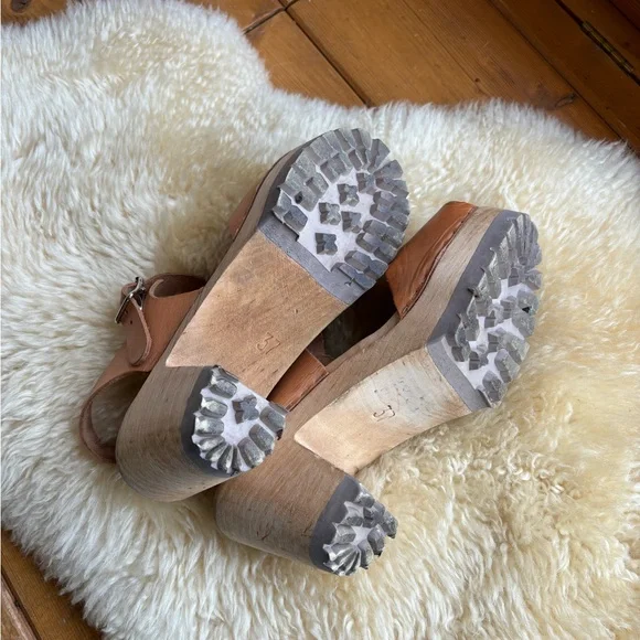 Peep Toe Swedish Clogs - Picture 9 of 10